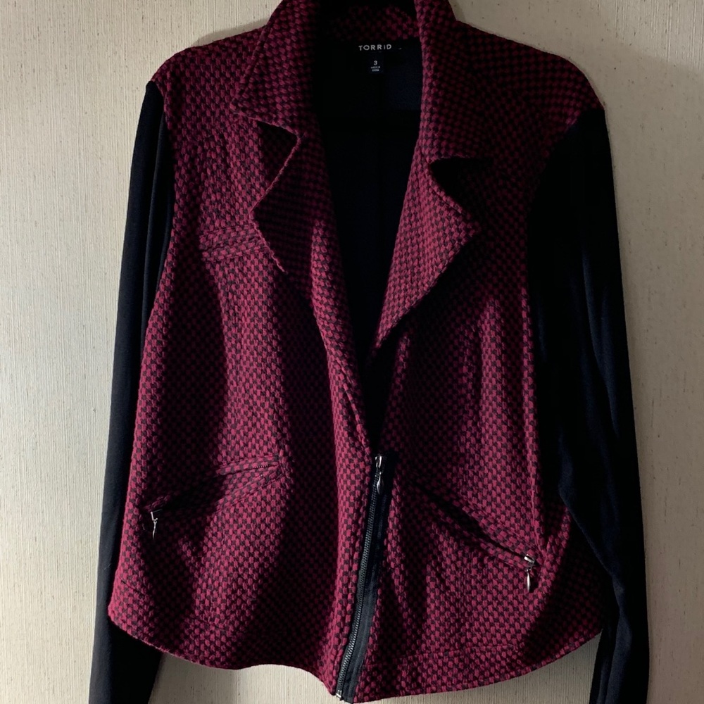 Torrid Size 3 Red & Black Houndstooth Pattern coat